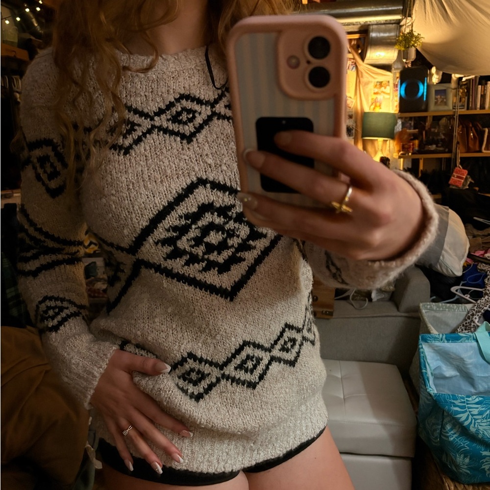 Cozy & Thick Geometric Pattern Sweater